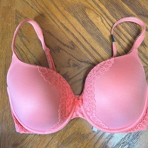 Victoria’s Secret NWT push-up bra.